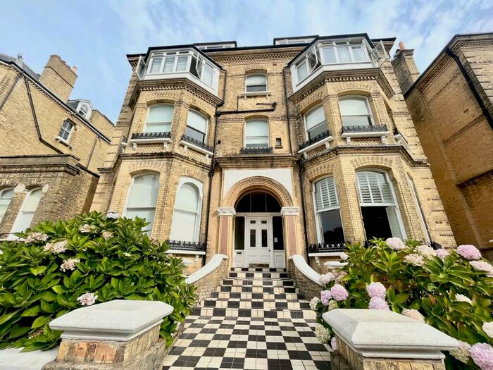 1 Bedroom Flat To Rent In Second Avenue, Hove, BN3