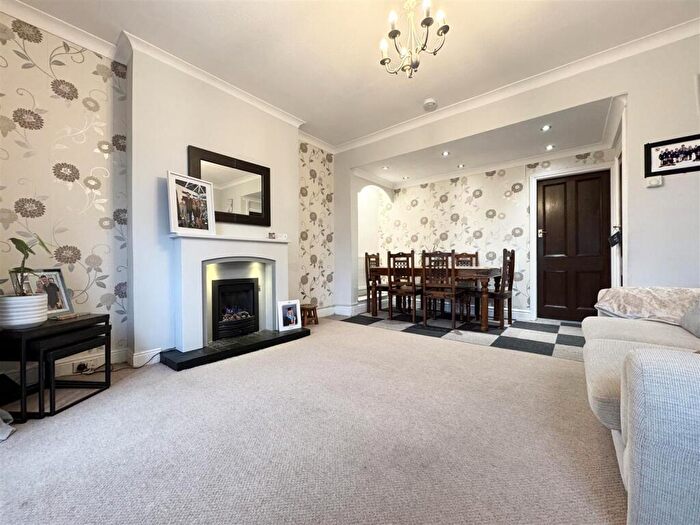 3 Bedroom Terraced House For Sale In Glen View Road, Shelley, Huddersfield, HD8