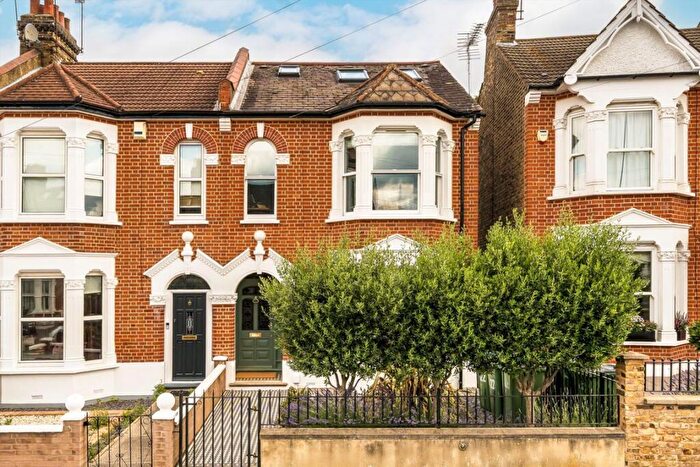 4 Bedroom Semi-Detached House For Sale In Kinveachy Gardens, Charlton, SE7