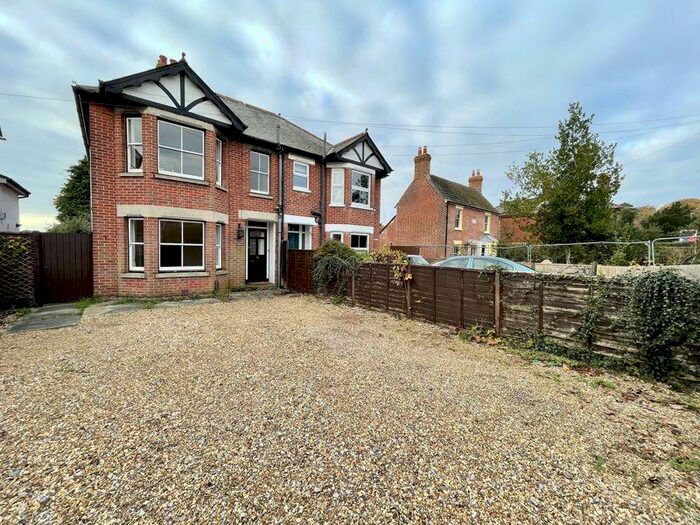 3 Bedroom Semi-Detached House To Rent In Bridge Road, Southampton, SO31