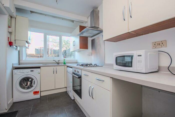 5 Bedroom Terraced House To Rent In The Crescent, Brighton, BN2