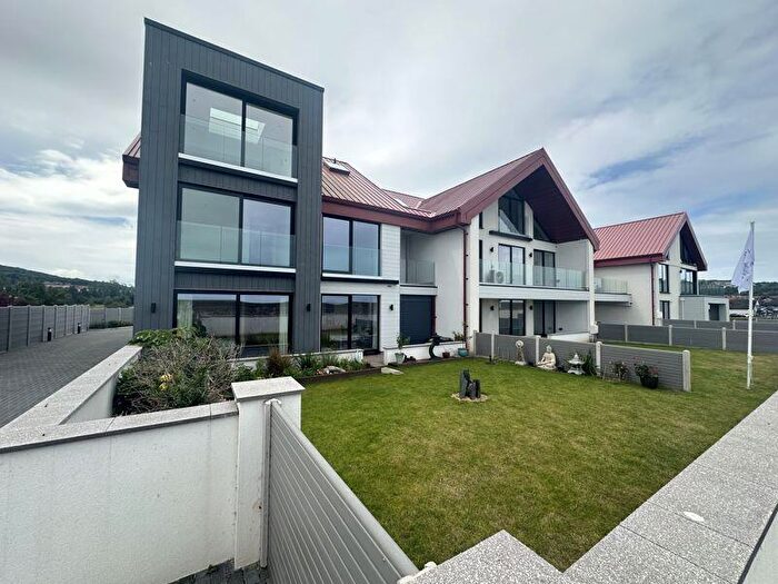 2 Bedroom Flat For Sale In Marine Drive, Rhos On Sea, LL28