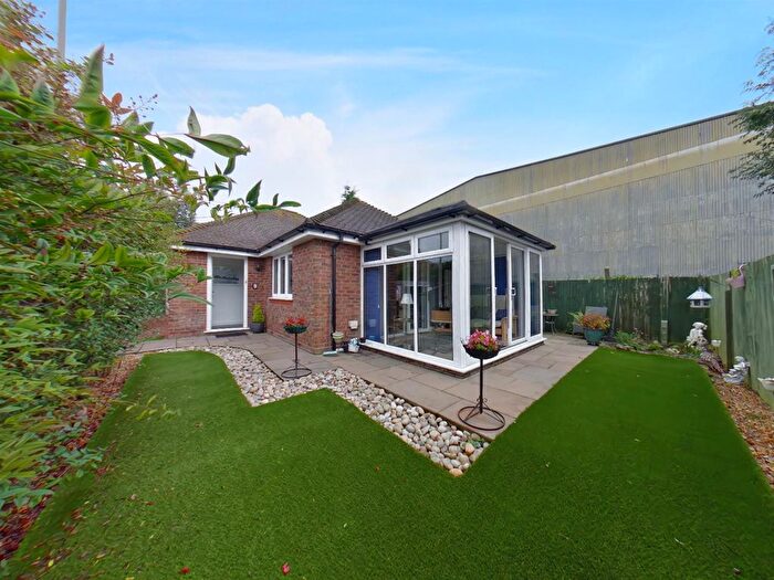 2 Bedroom Bungalow To Rent In Kingsmead Avenue, Stubbington, PO14