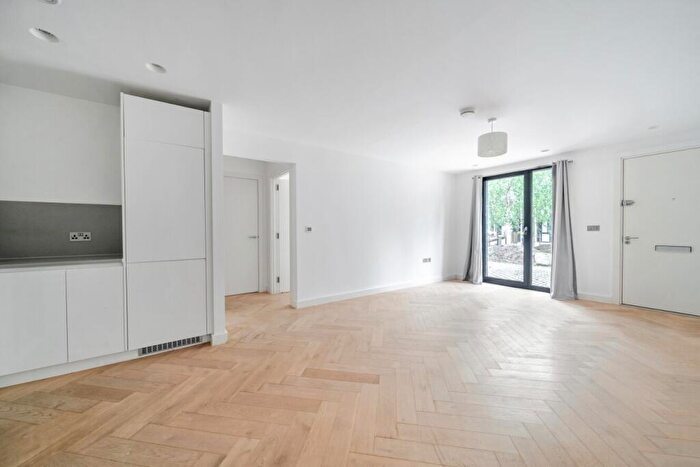 1 Bedroom Flat To Rent In Bell Foundry Close, Croydon, CR0