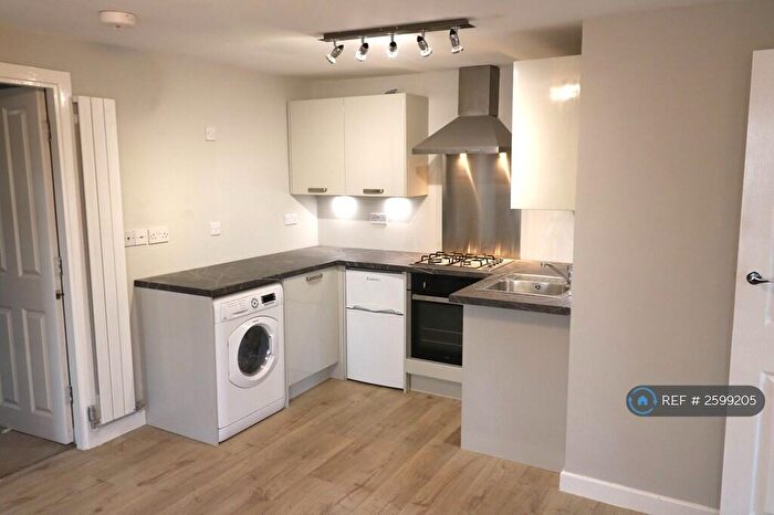 2 Bedroom Flat To Rent In Victoria Road, Preston, PR5