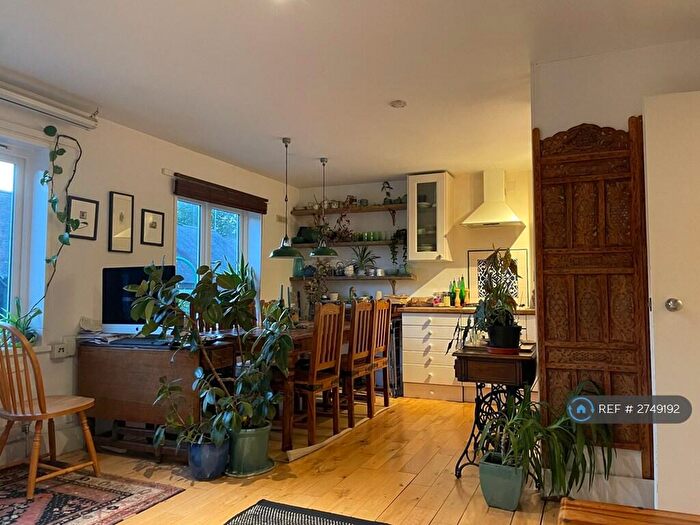 2 Bedroom Flat To Rent In Brick Lane, London, E1
