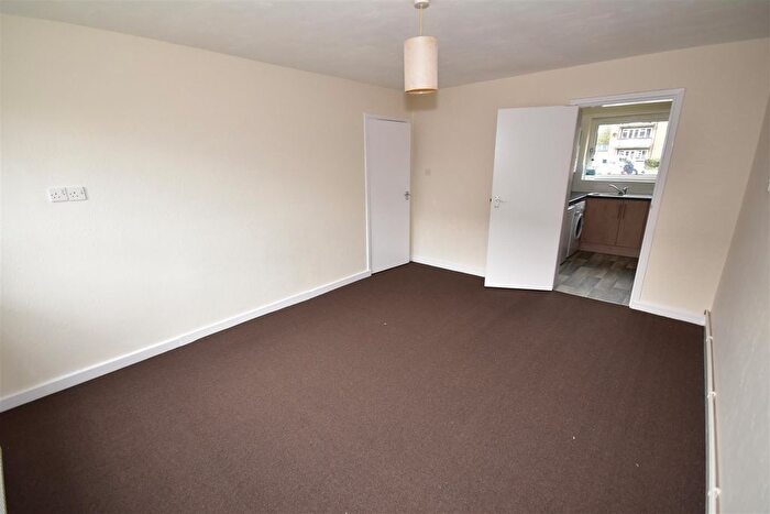 1 Bedroom Flat To Rent In Lower Queens Road, Buckhurst Hill, IG9