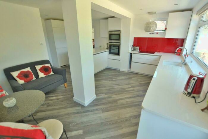 4 Bedroom Detached House For Sale In Upton Way, Broadstone, Dorset, BH18