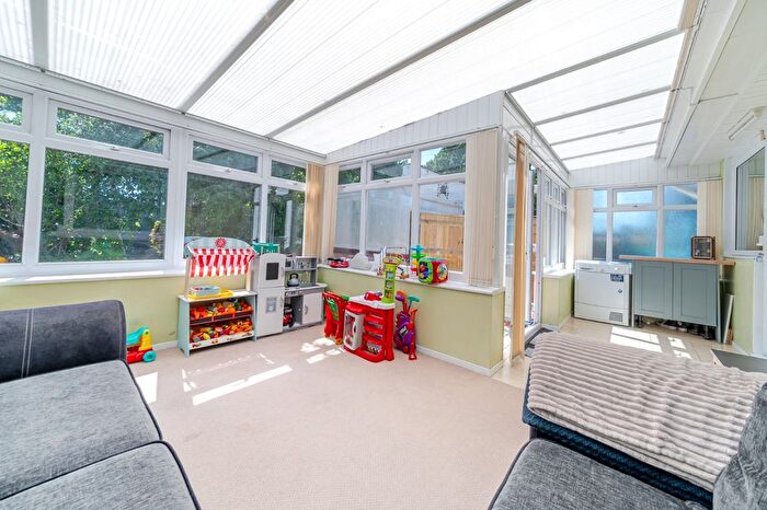 3 Bedroom Bungalow For Sale In Milton Road, Waterlooville, Hampshire, PO7