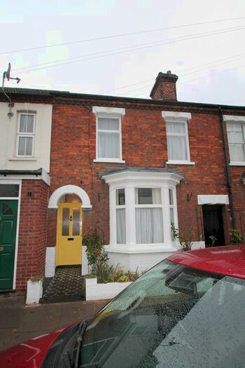 2 Bedroom Terraced House To Rent In Bower Street, Bedford MK40