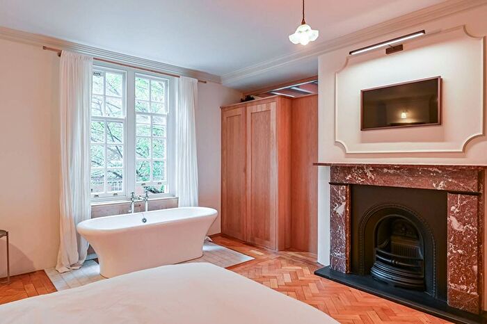 1 Bedroom Flat For Sale In Montclare Street, Shoreditch, London, E2