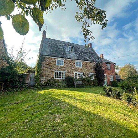 4 Bedroom Country House To Rent In The Green, Badby Near Daventry, NN11
