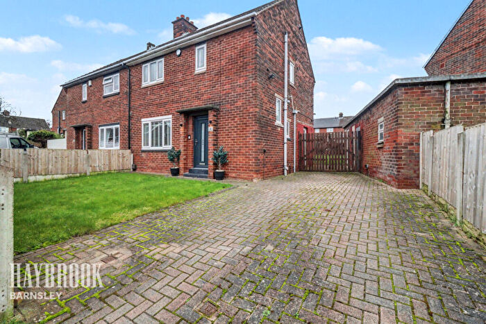 3 Bedroom Semi-Detached House For Sale In Queensway, Royston, S71