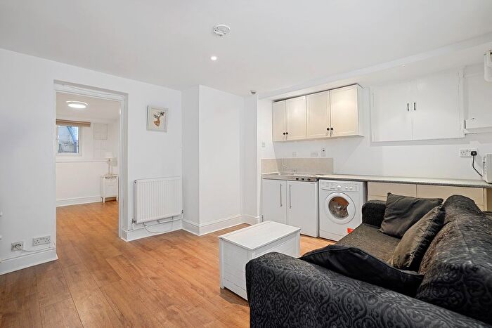 1 Bedroom Flat To Rent In Bulstrode Street, London, W1U