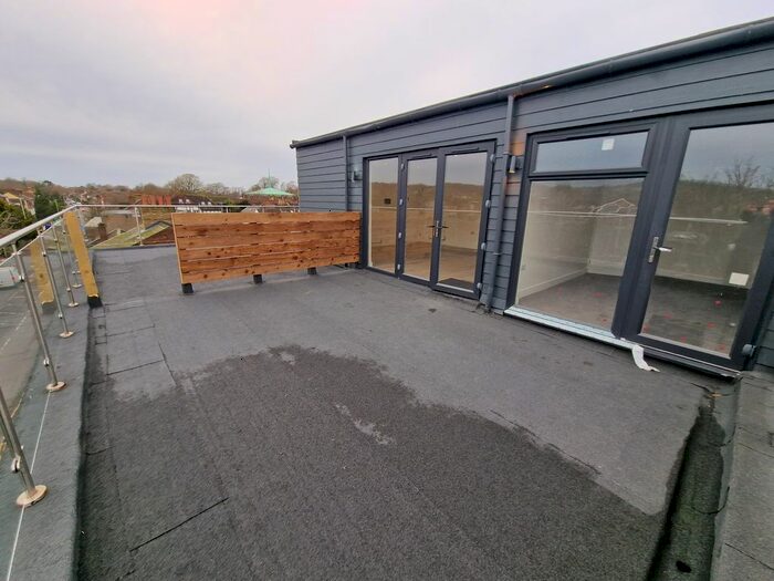 2 Bedroom Flat To Rent In West Street, Dunstable, Bedfordshire, LU6