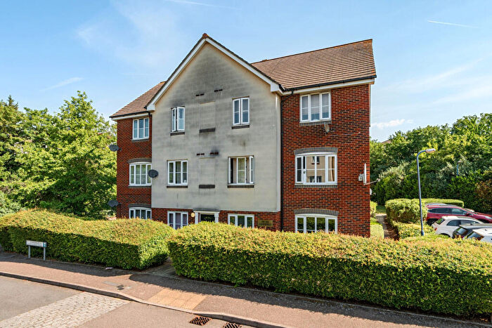 2 Bedroom Apartment For Sale In Covesfield, Gravesend, Kent, DA11
