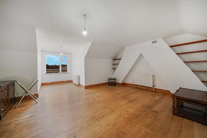 1 Bedroom Flat For Sale In Clyde Road, Wallington, SM6