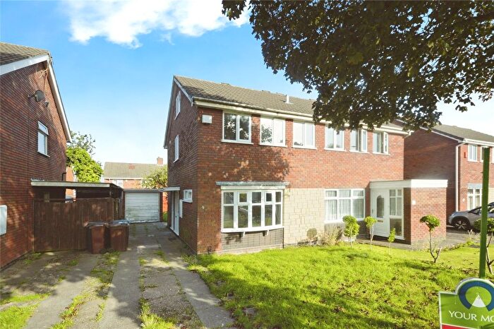 3 Bedroom Semi-detached House To Rent In Wardlow Close, Wolverhampton, West Midlands, WV4