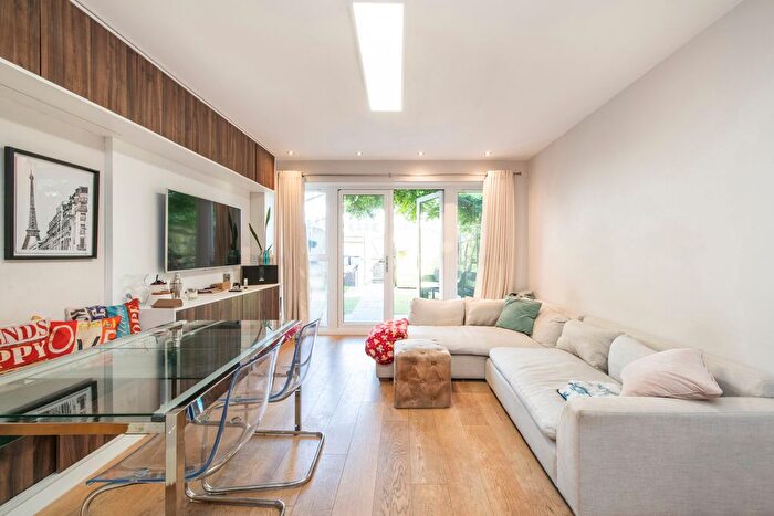 3 Bedroom Terraced House To Rent In Williams Lane, Mortlake, SW14