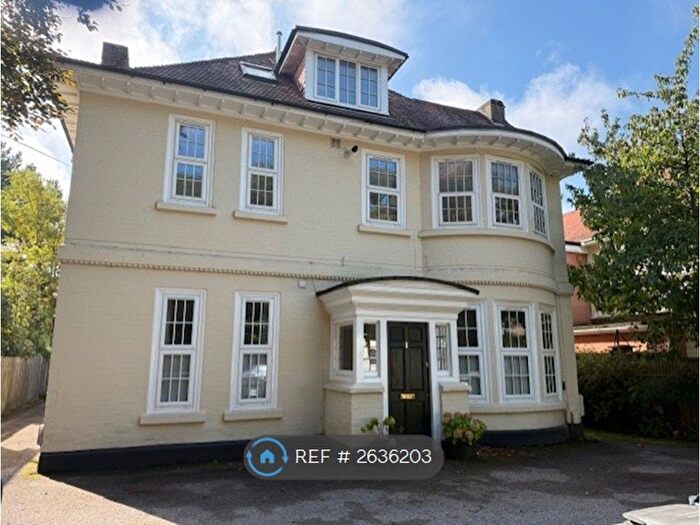 2 Bedroom Flat To Rent In Richmond Park Road, Bournemouth, BH8
