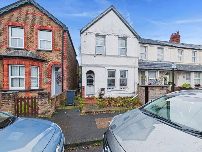 3 Bedroom End Terrace House For Sale In Cromwell Road, Feltham, Middlesex, TW13
