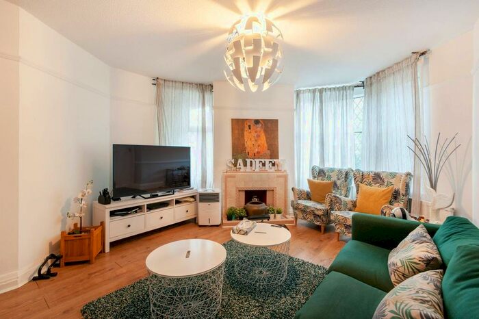 4 Bedroom Semi-Detached House To Rent In Glendun Road, East Acton, London, W3