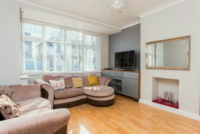 3 Bedroom Terraced House To Rent In Marina Avenue, New Malden, KT3