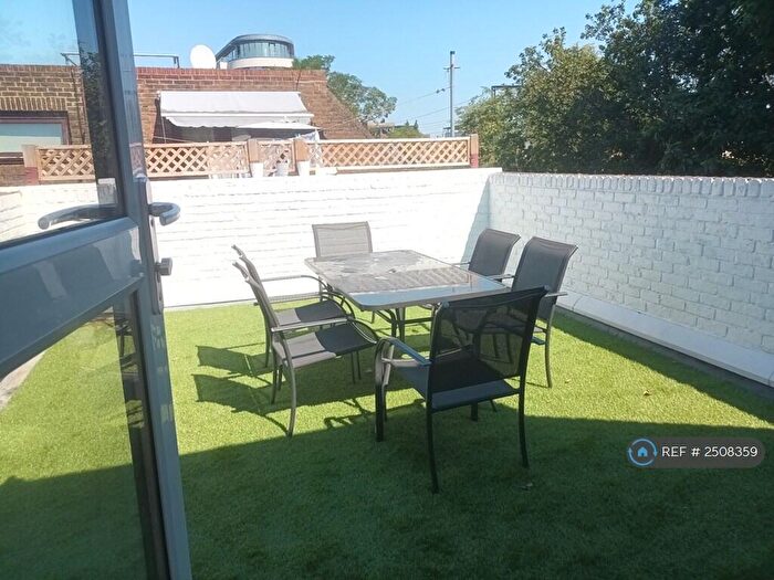 4 Bedroom Maisonette To Rent In Castle Road, London, NW1