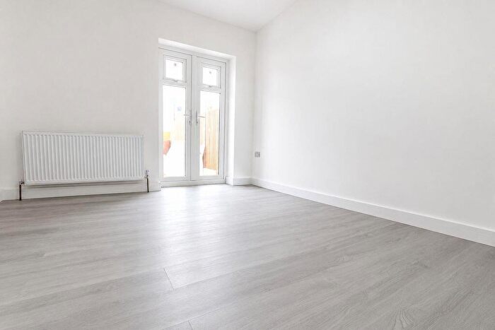 1 Bedroom Flat To Rent In Whittington Road, Bounds Green, N22