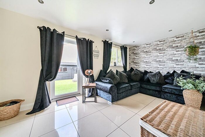 4 Bedroom Detached House For Sale In Coneygate, Meppershall, SG17