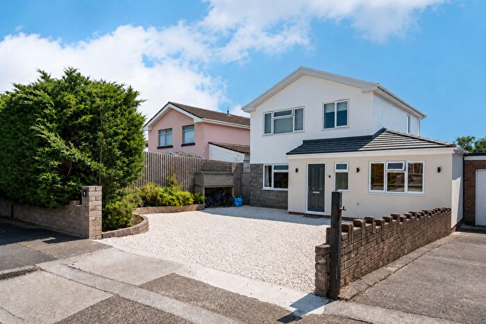 3 Bedroom Detached House For Sale In Pencoed, Bridgend, CF35