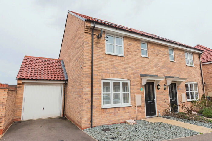 3 Bedroom Semi-Detached House To Rent In Harrington Road, Irthlingborough, NN9