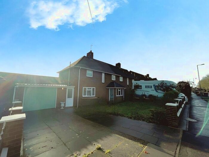 3 Bedroom Property To Rent In Queen Mary Avenue, Basingstoke, RG21