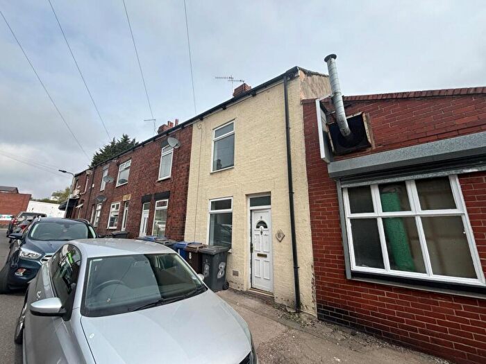 2 Bedroom House To Rent In New Street, Royston, S71