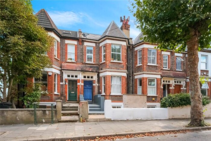 1 Bedroom Apartment For Sale In Mount Pleasant Lane, London, E5