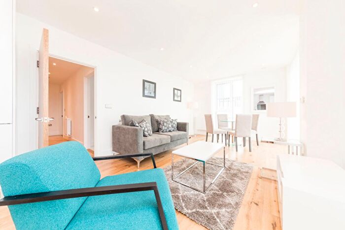 2 Bedroom Flat To Rent In Thanet Tower, Canning Town, London, E16