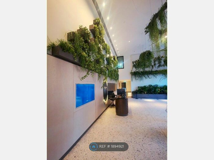 2 Bedroom Flat To Rent In Oxygen Tower, Manchester, M1