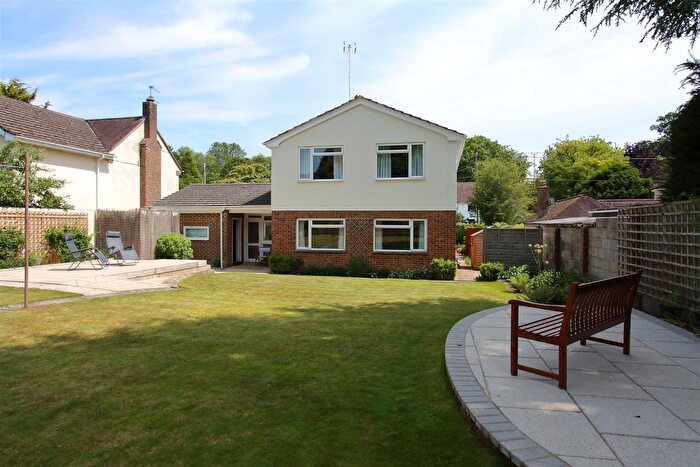 4 Bedroom Detached House For Sale In Chalkcroft Lane, Penton Mewsey, SP11