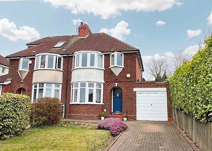 3 Bedroom Semi-Detached House For Sale In Aldridge Road, Streetly, Sutton Coldfield, B74