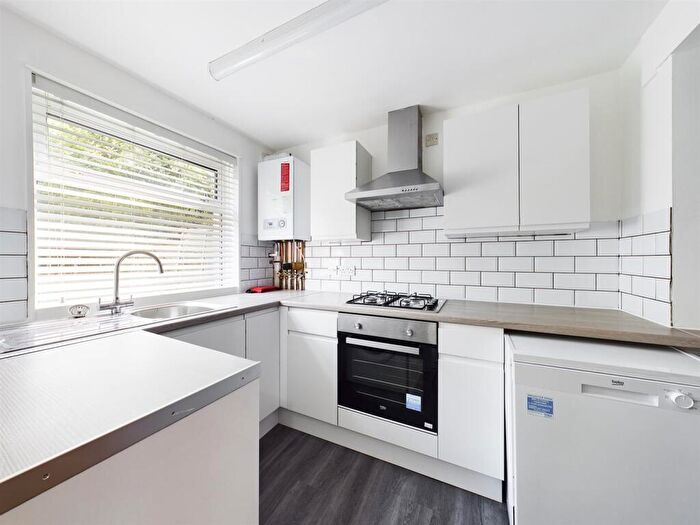 6 Bedroom Apartment To Rent In Mafeking Road, Brighton, BN2