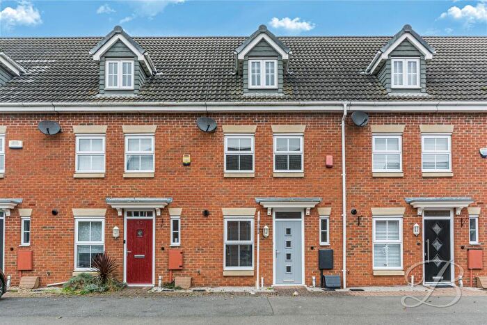 3 Bedroom Town House To Rent In Trinity Road, Edwinstowe, Mansfield, NG21