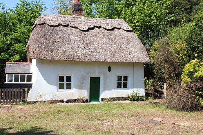 2 Bedroom Cottage To Rent In Longdown, Southampton, SO40