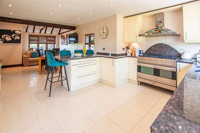 4 Bedroom Detached House For Sale In Lower Dunton Road, Bulphan, Upminster, RM14