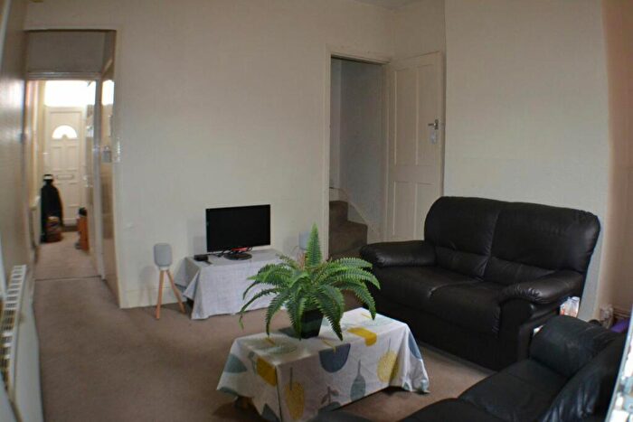 3 Bedroom House To Rent In Alton Road, B29