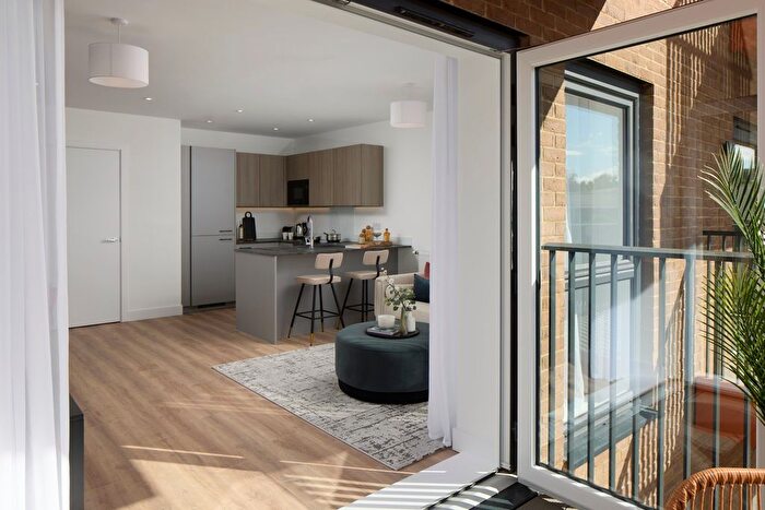 2 Bedroom Flat For Sale In Edgware Road, Hendon, NW9