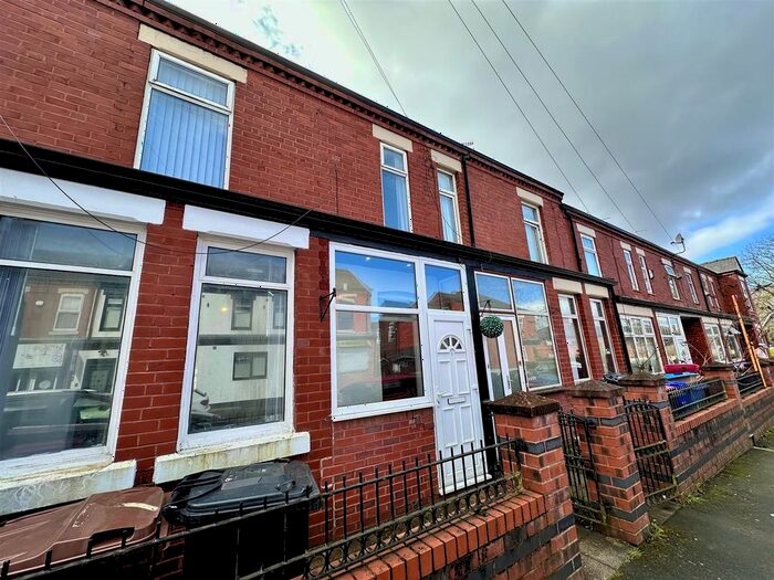 3 Bedroom Terraced House To Rent In Glendore, Salford, M5