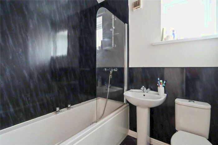 2 Bedroom End Of Terrace House To Rent In North Cross Street, Consett, Durham, DH8