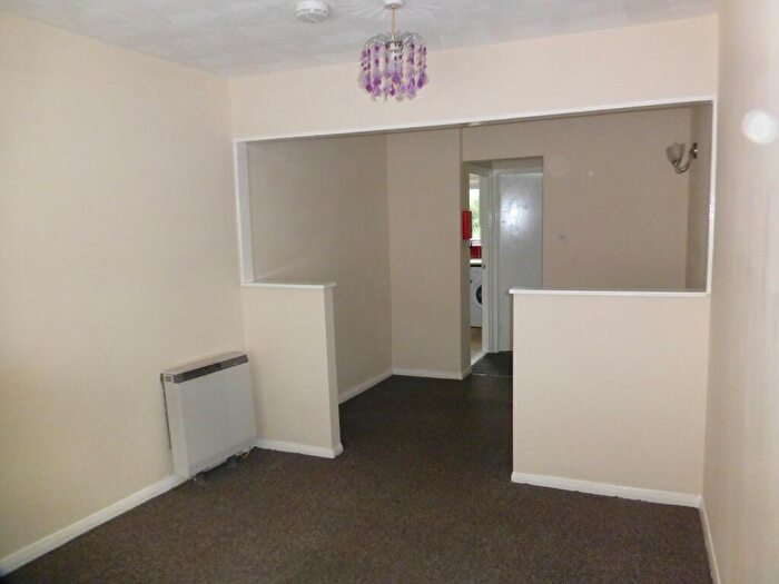 Studio To Rent In Hanbury Road, Pontypool, Monmouthshire., NP4