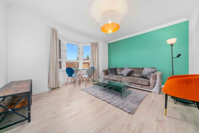 2 Bedroom Flat To Rent In Dumbarton Road, Glasgow, G14