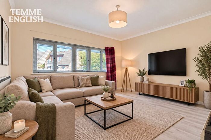 2 Bedroom Flat For Sale In Charleston Avenue, Pitsea, Basildon, SS13